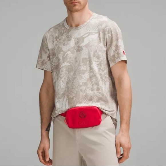 Lululemon Unisex Red Belt Bag - Picture 7 of 8